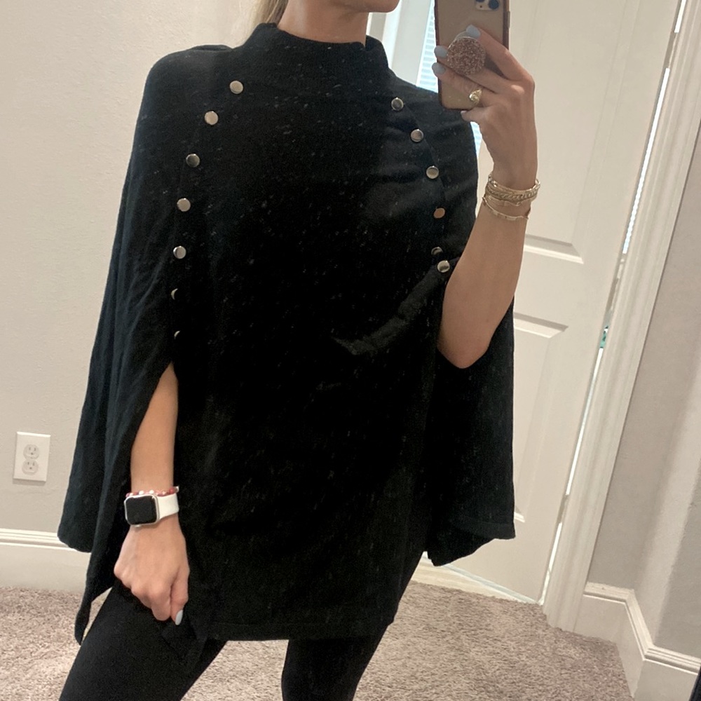 Project Runway Winner Chloe DAO Pancho- size S, Black